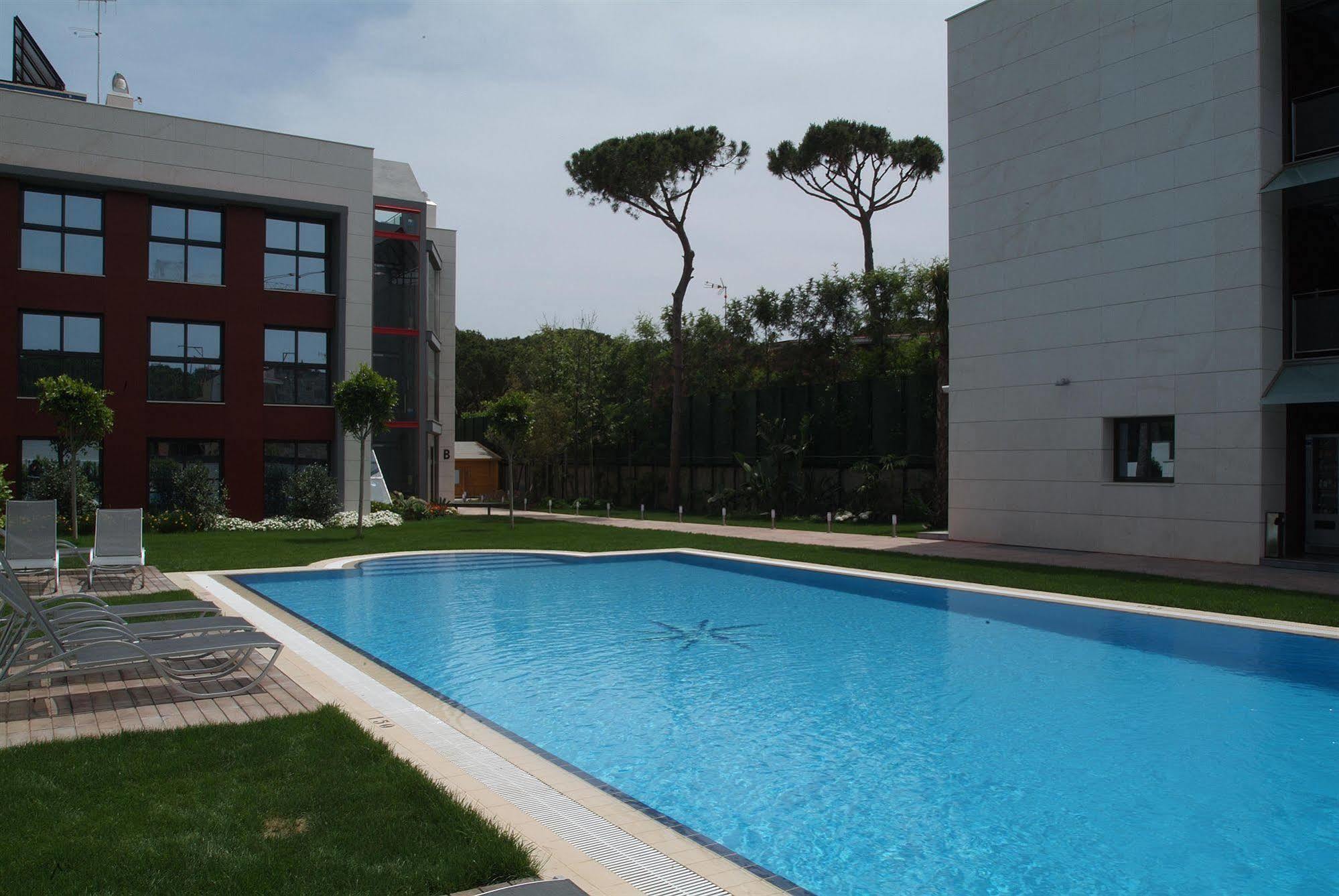 Apartamentos Royal Marina Gardens Castelldefels Zewnętrze zdjęcie