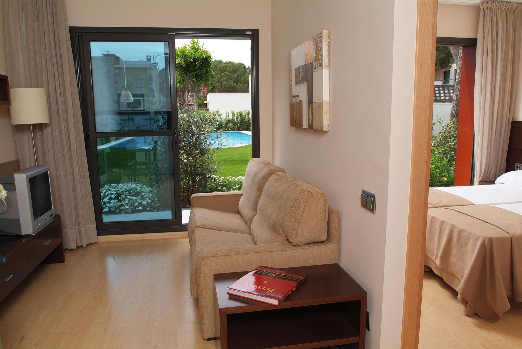 Apartamentos Royal Marina Gardens Castelldefels Zewnętrze zdjęcie